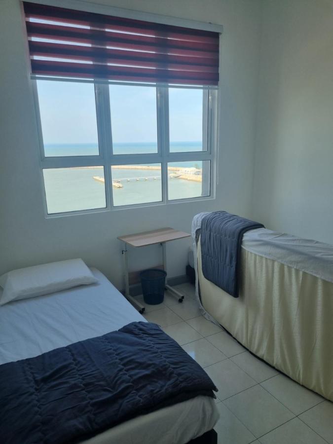 Seaside Haven Homestay Seaview Unit With Pool Opposite Ktcc & Mayang Mall - Pangsapuri Ladang Tanjung Kuala Terengganu Eksteriør bilde